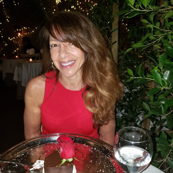 Meet your Posher, Sharon - Picture 2 of 3